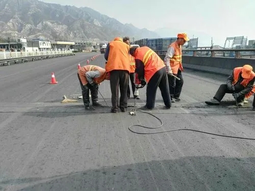 城关道路桥梁病害治理